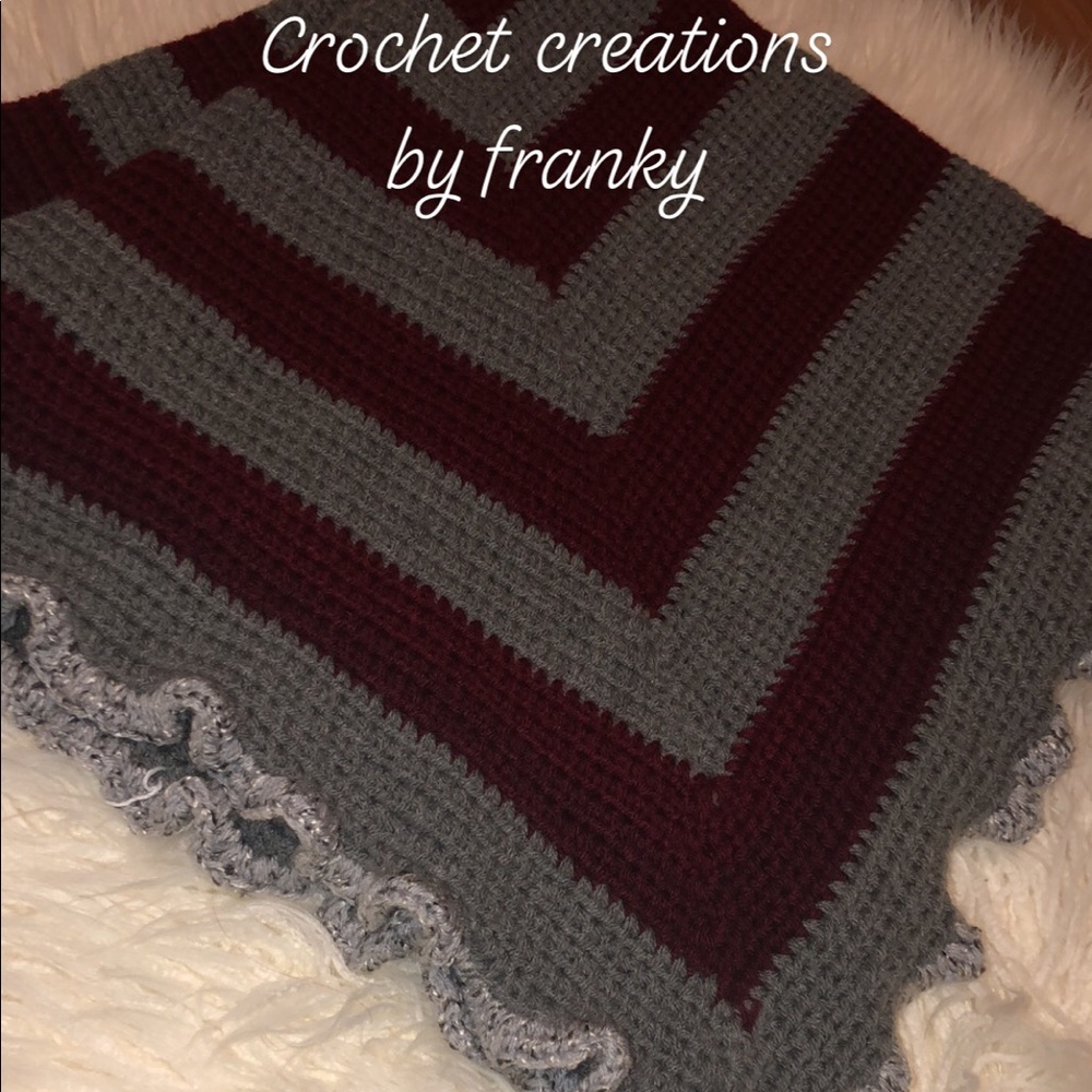 Small crochet couch throw🎁🎁